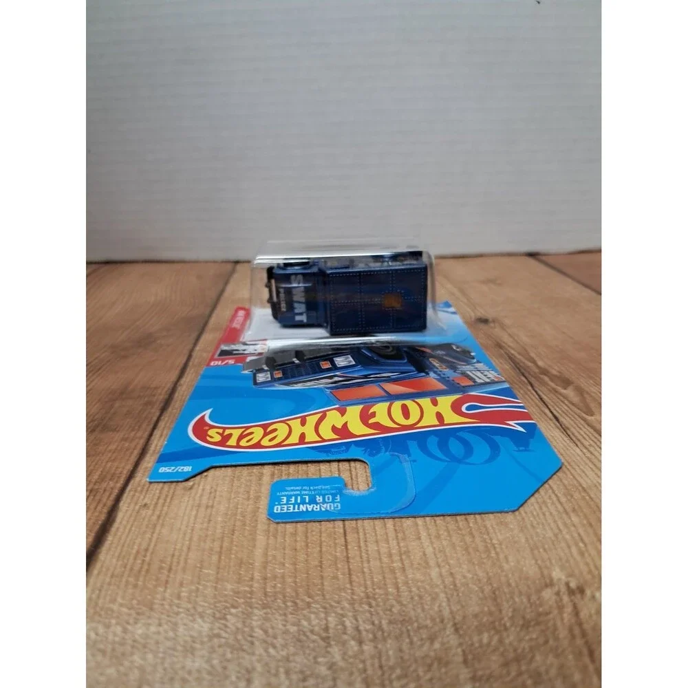 HOT WHEELS 2019 TREASURE HUNT #182/250 ARMORED SWAT TRUCK